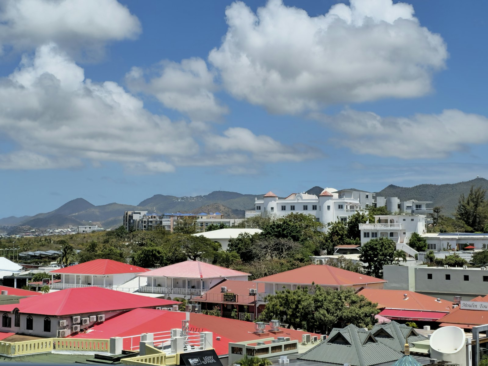 Hillside villas and homes in Sint Maarten