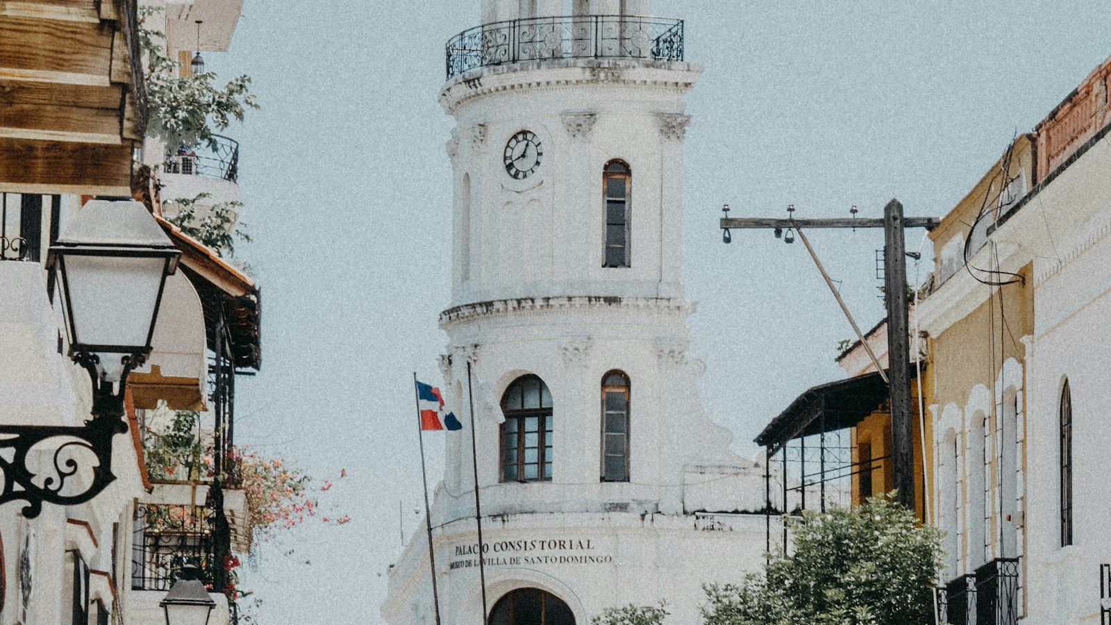 Residency for Dominican Republic Property Buyers: The US$200,000 Route and the Citizenship Timeline Problem
