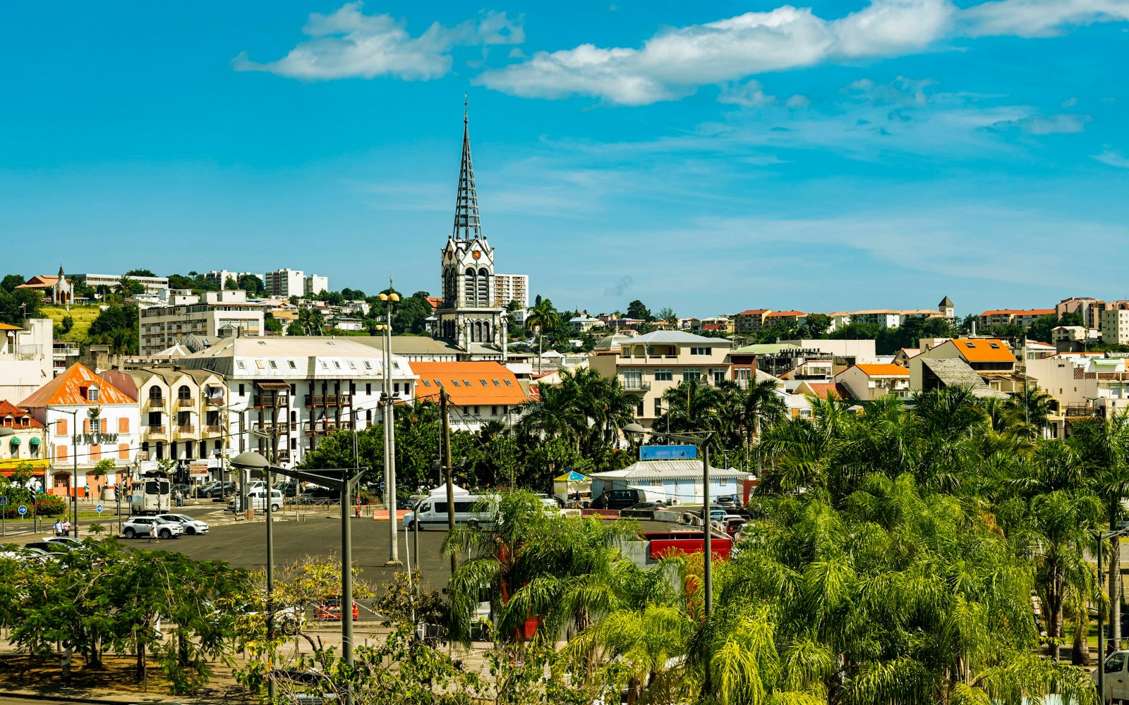 Residency in Martinique: Which Rules Apply to You and What Happens After You Arrive